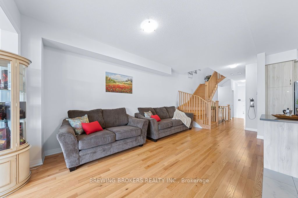 34 Landolfi Way S