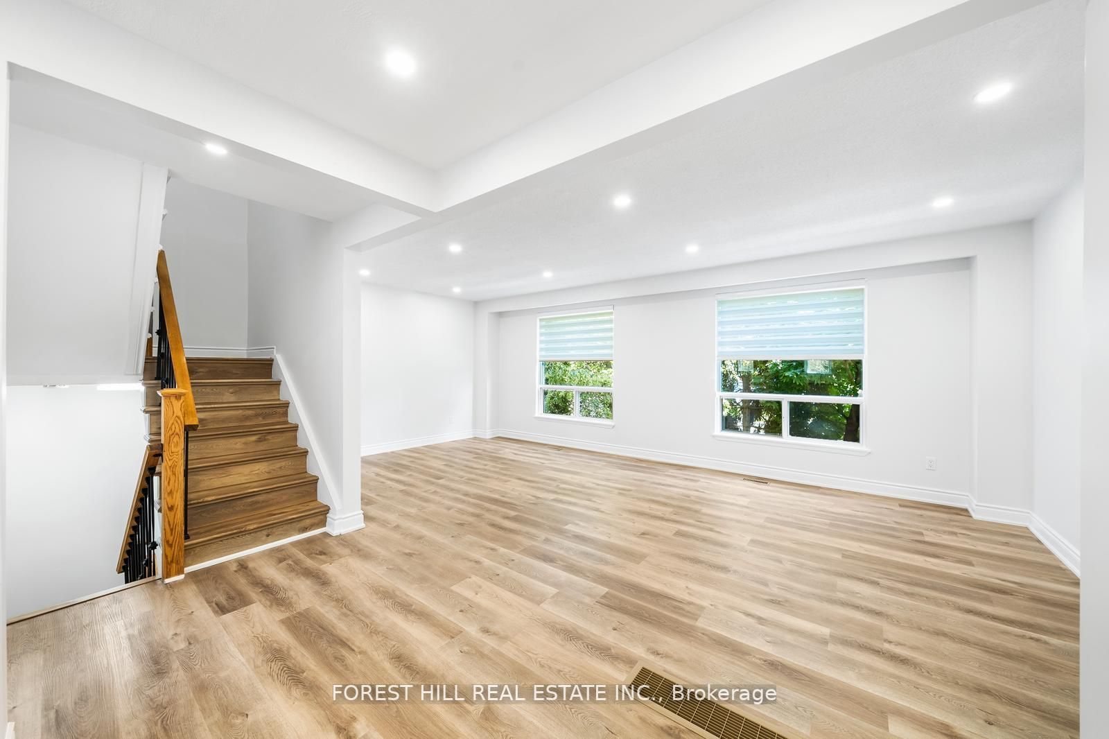 12 Poplar Cres, #34