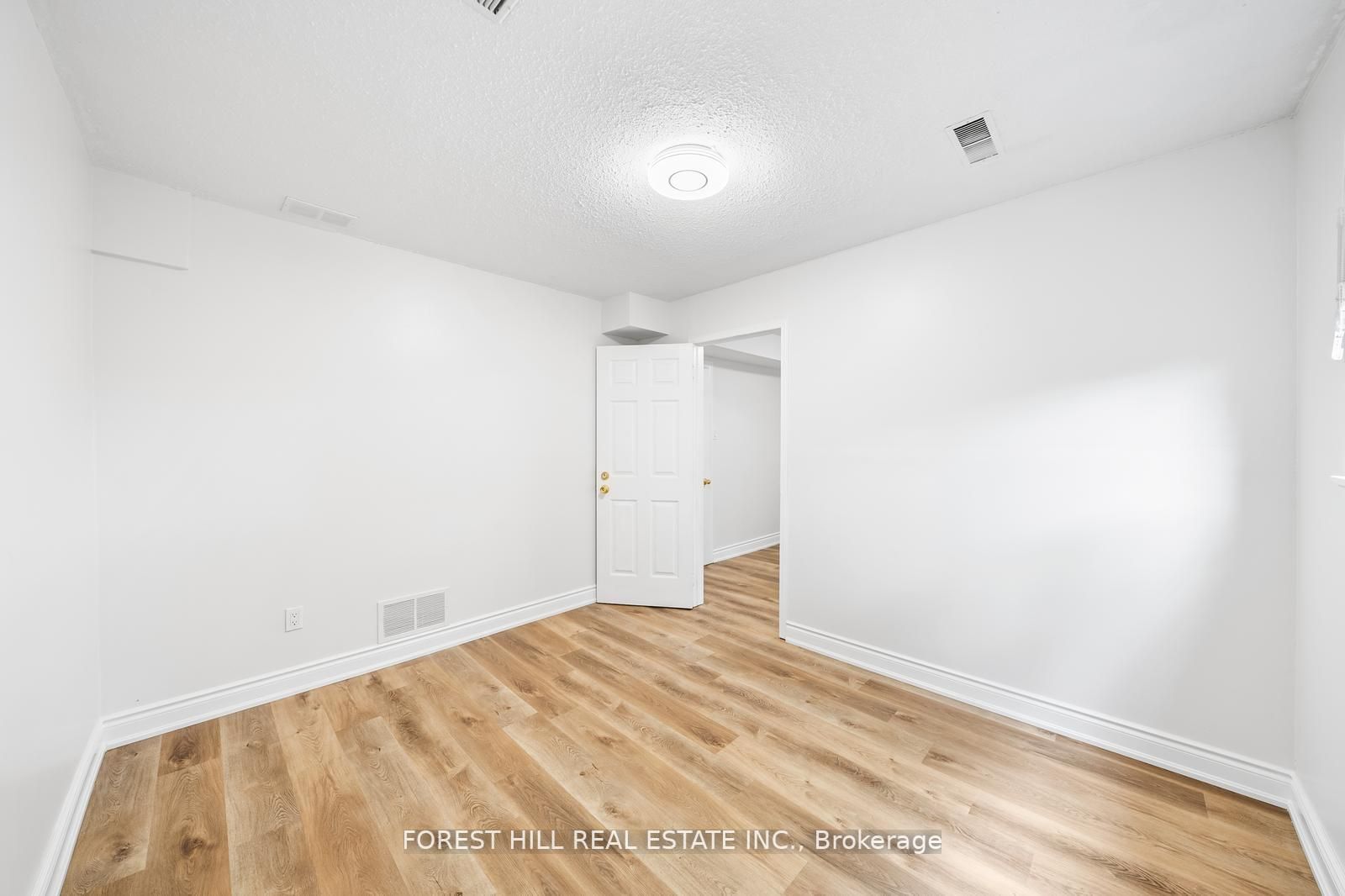 12 Poplar Cres, #34