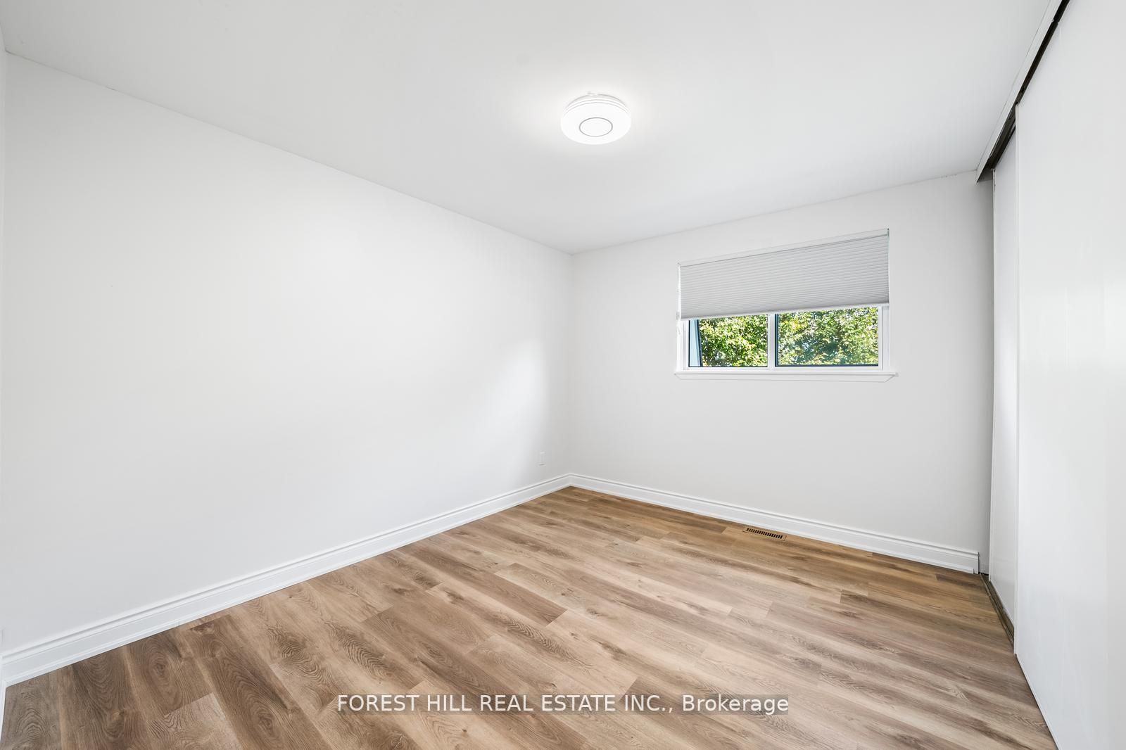 12 Poplar Cres, #34