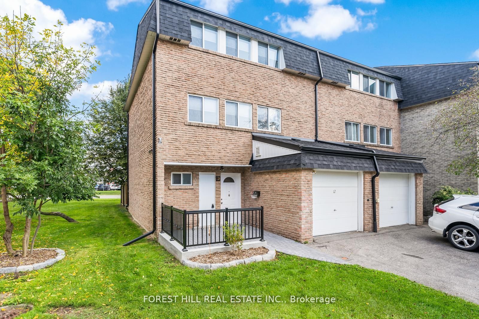 12 Poplar Cres, #34