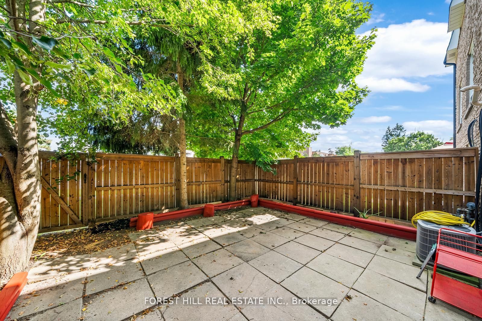 12 Poplar Cres, #34