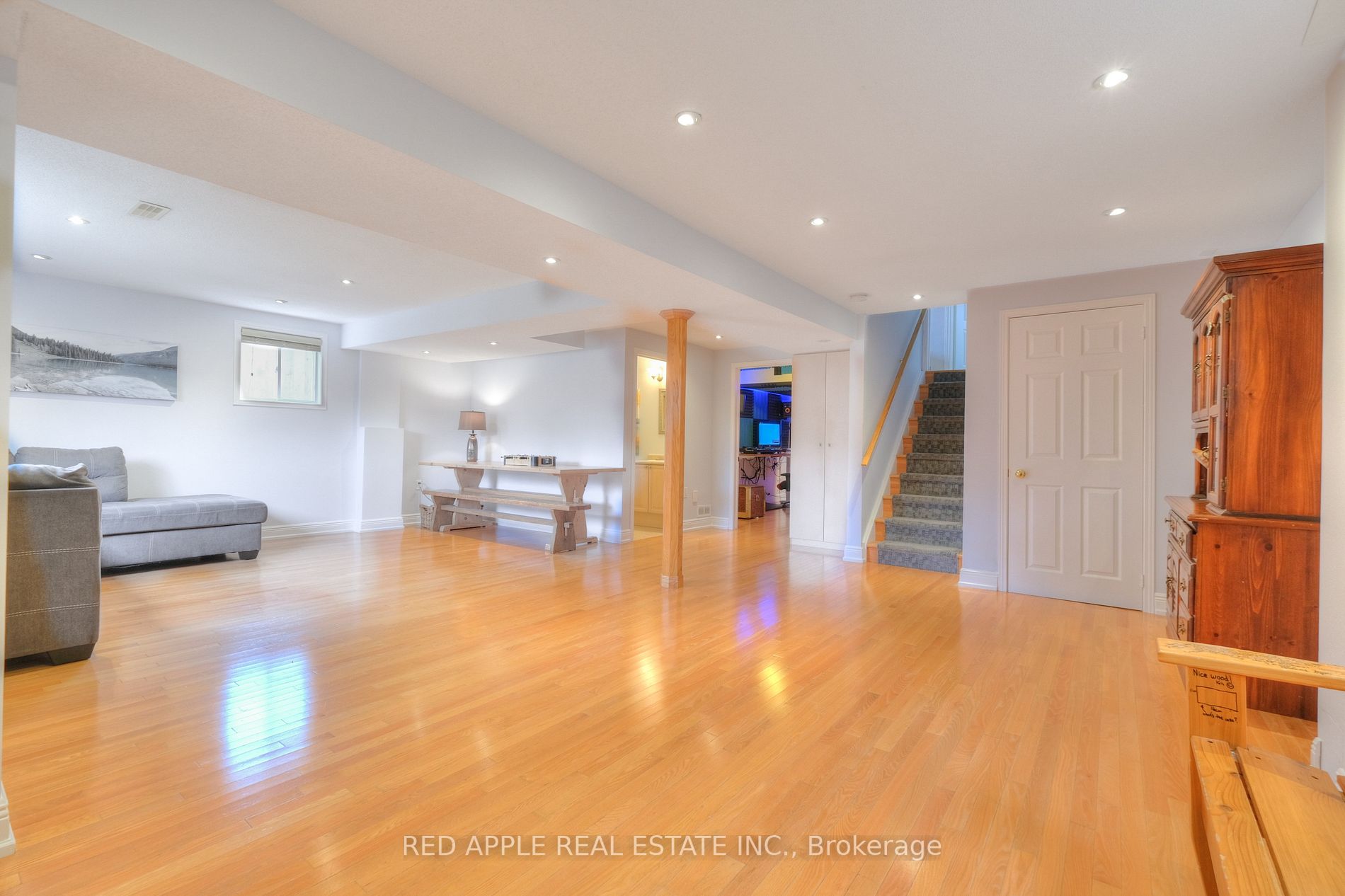83 Kerfoot Cres