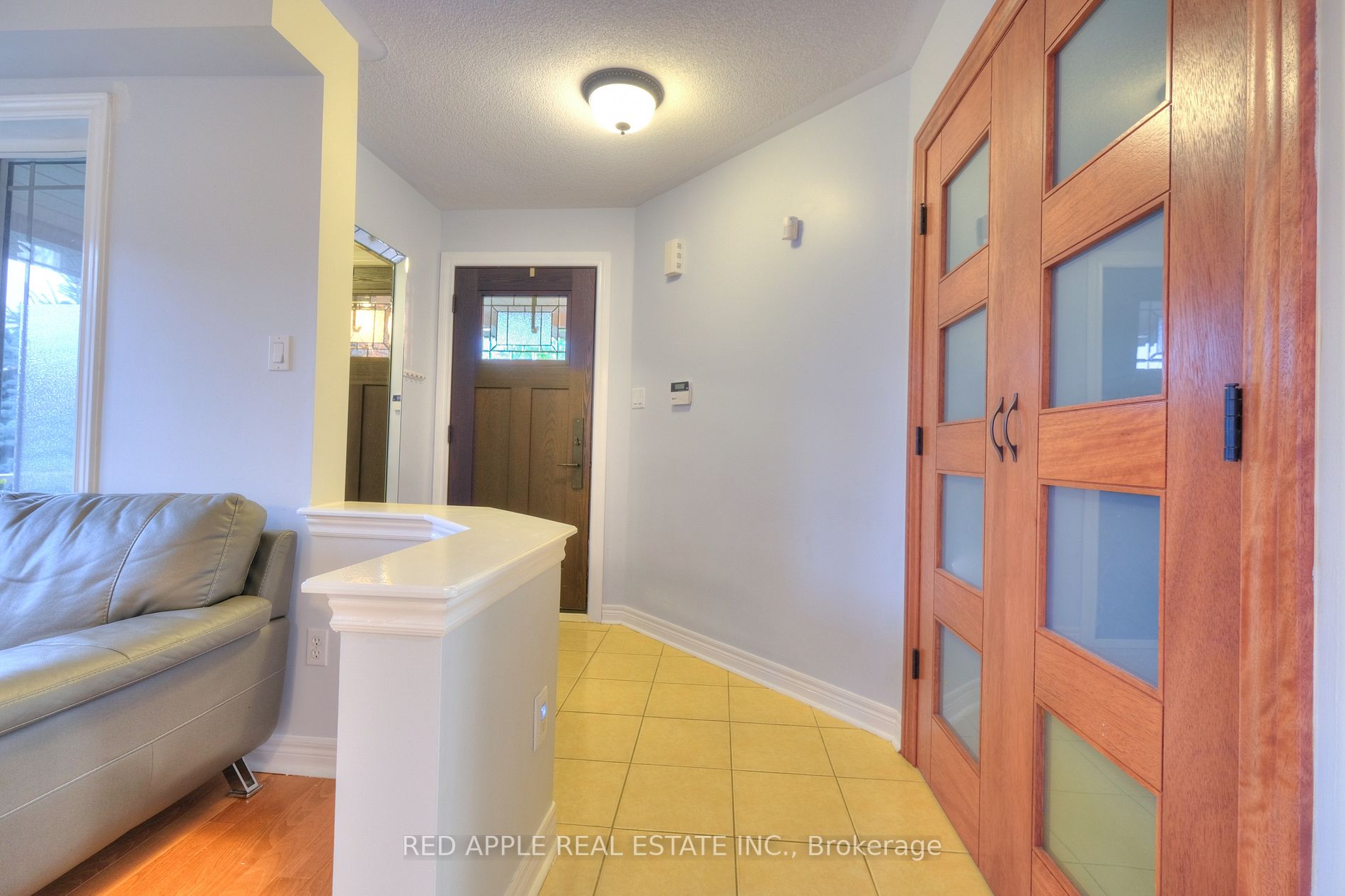 83 Kerfoot Cres