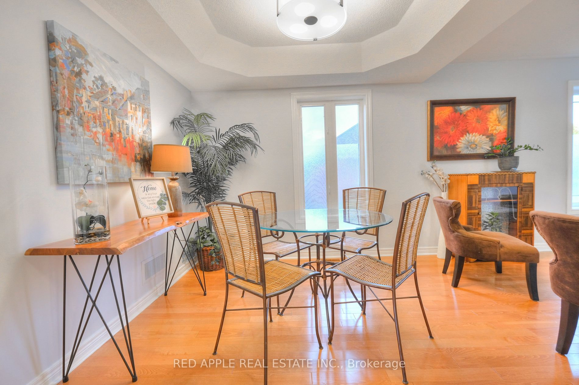83 Kerfoot Cres