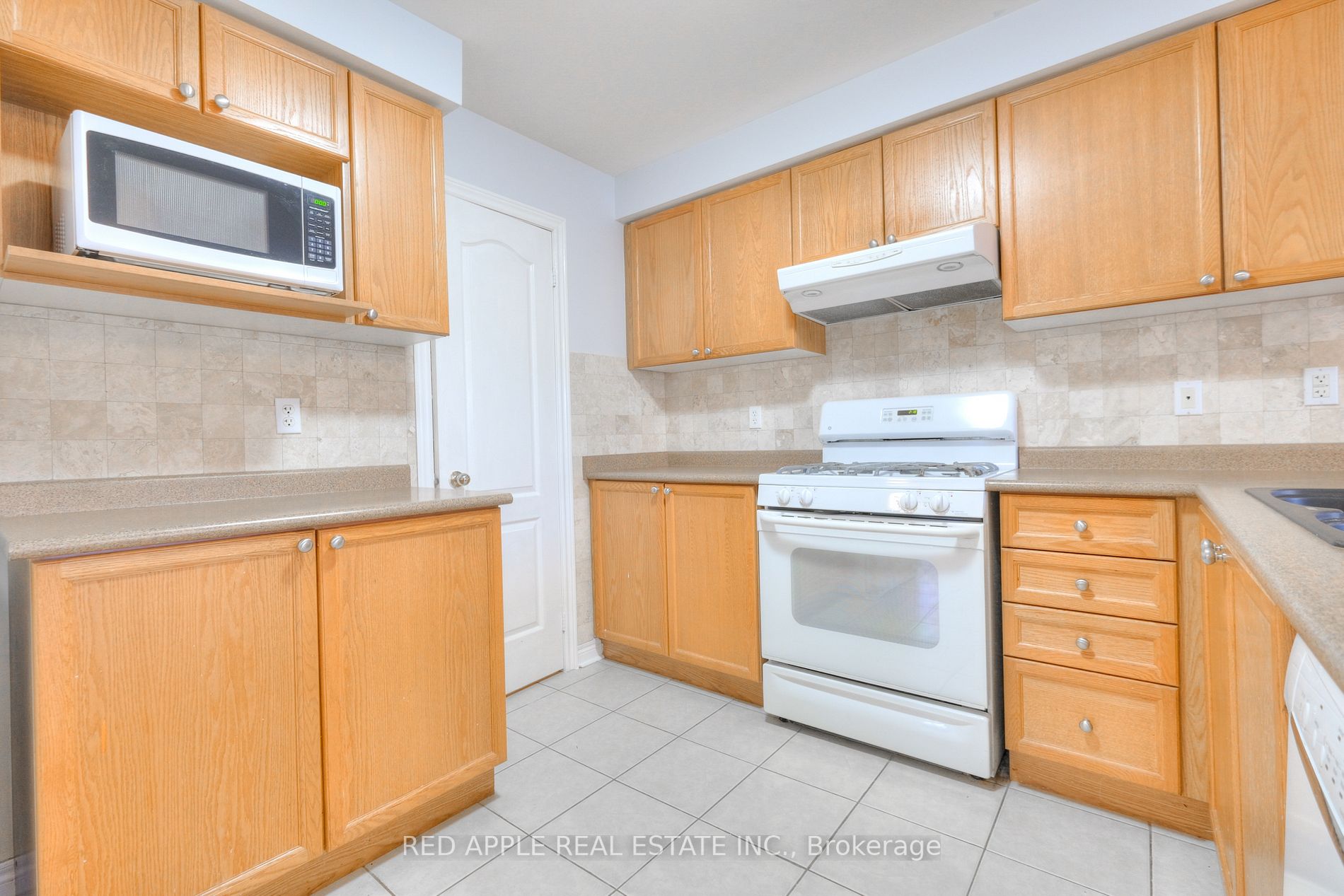 83 Kerfoot Cres