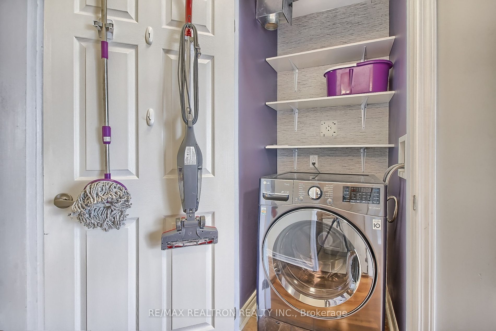 15450 Yonge Street #304