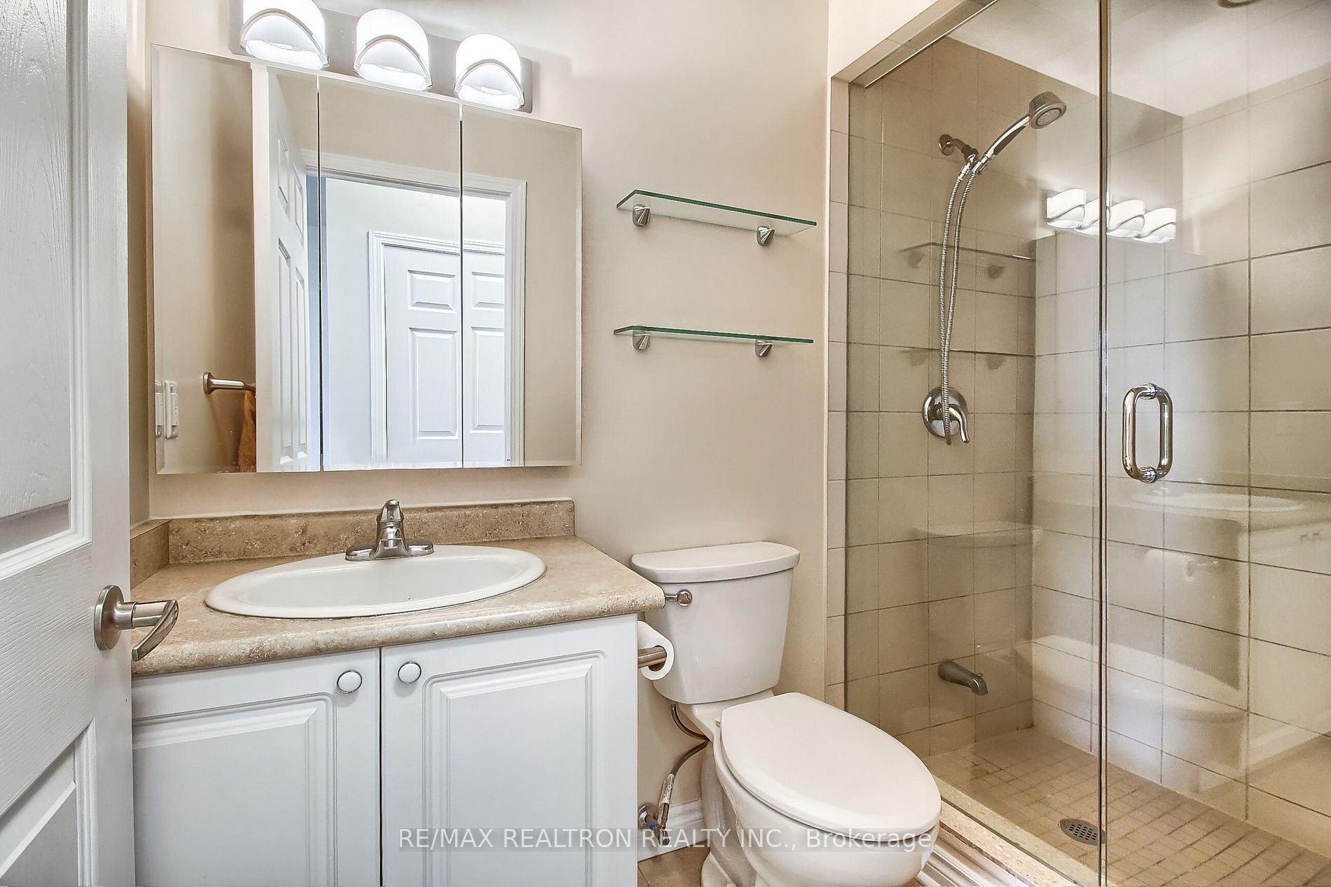 15450 Yonge Street #304