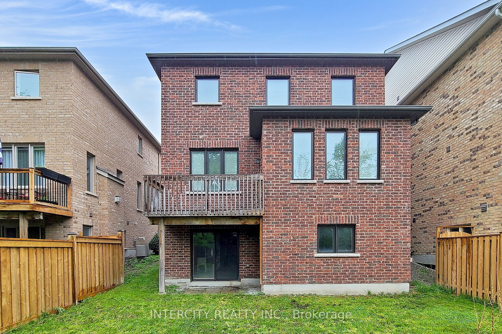 1017 Abram Crt