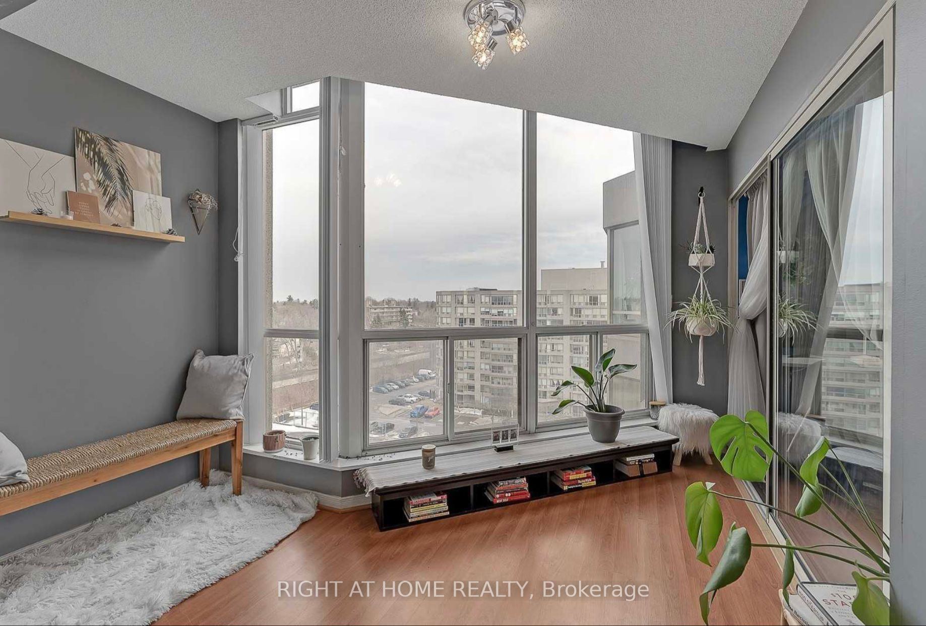 309 Major Mackenzie Drive E, #1014