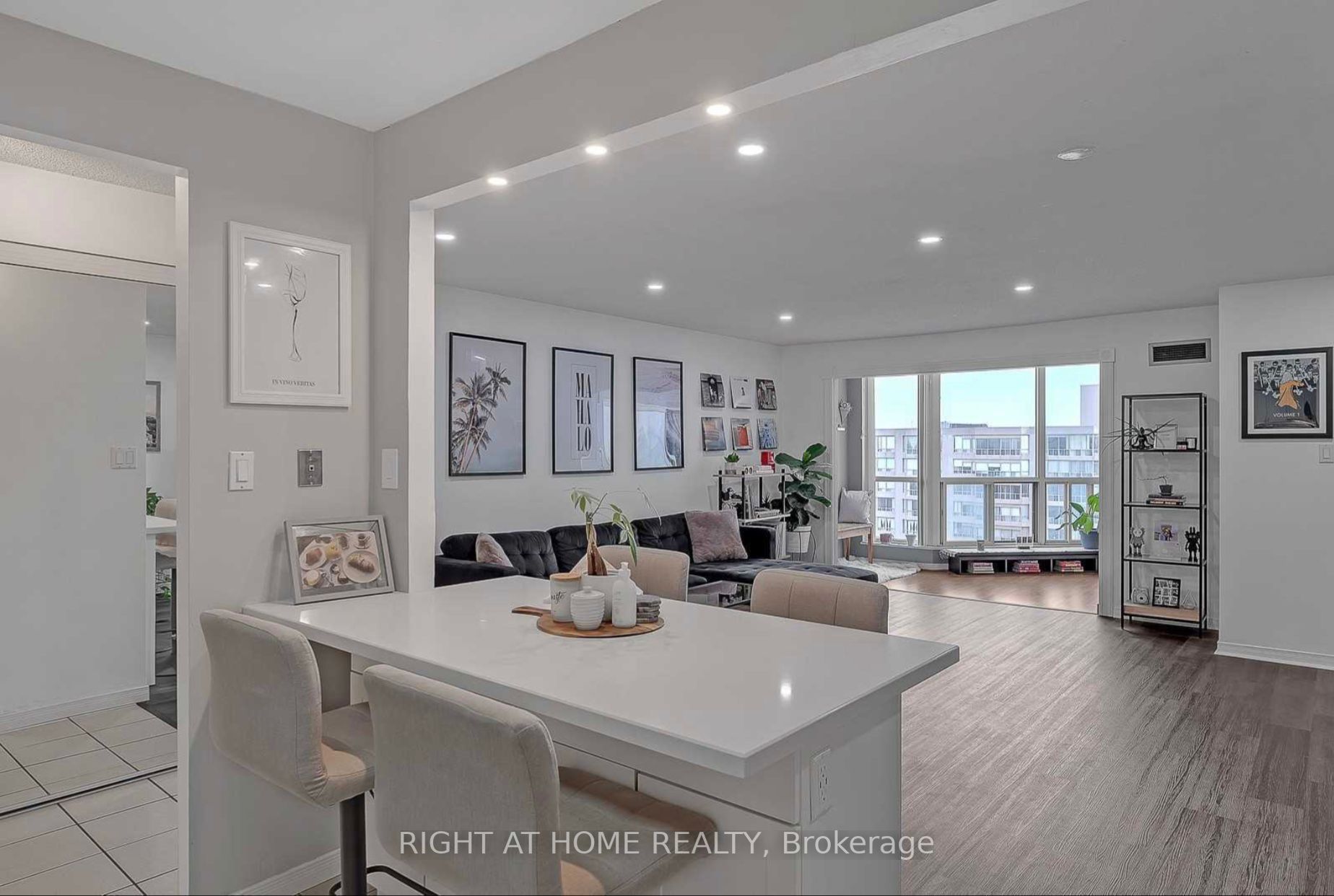 309 Major Mackenzie Drive E, #1014