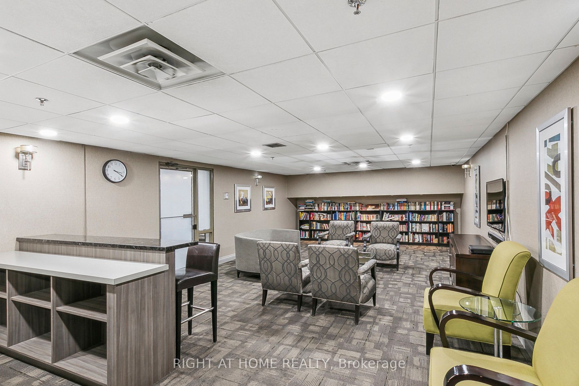 309 Major Mackenzie Drive E, #1014