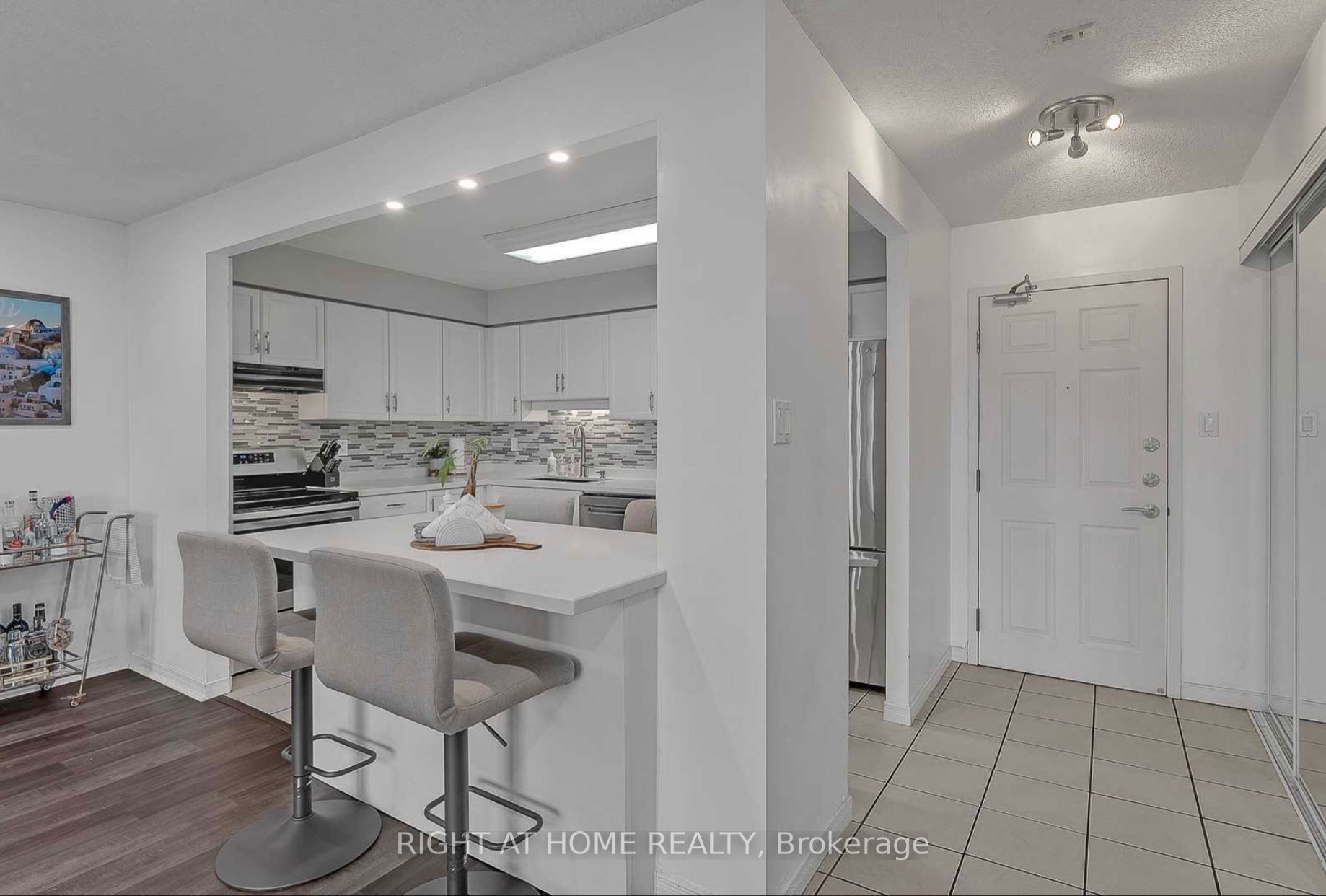 309 Major Mackenzie Drive E, #1014