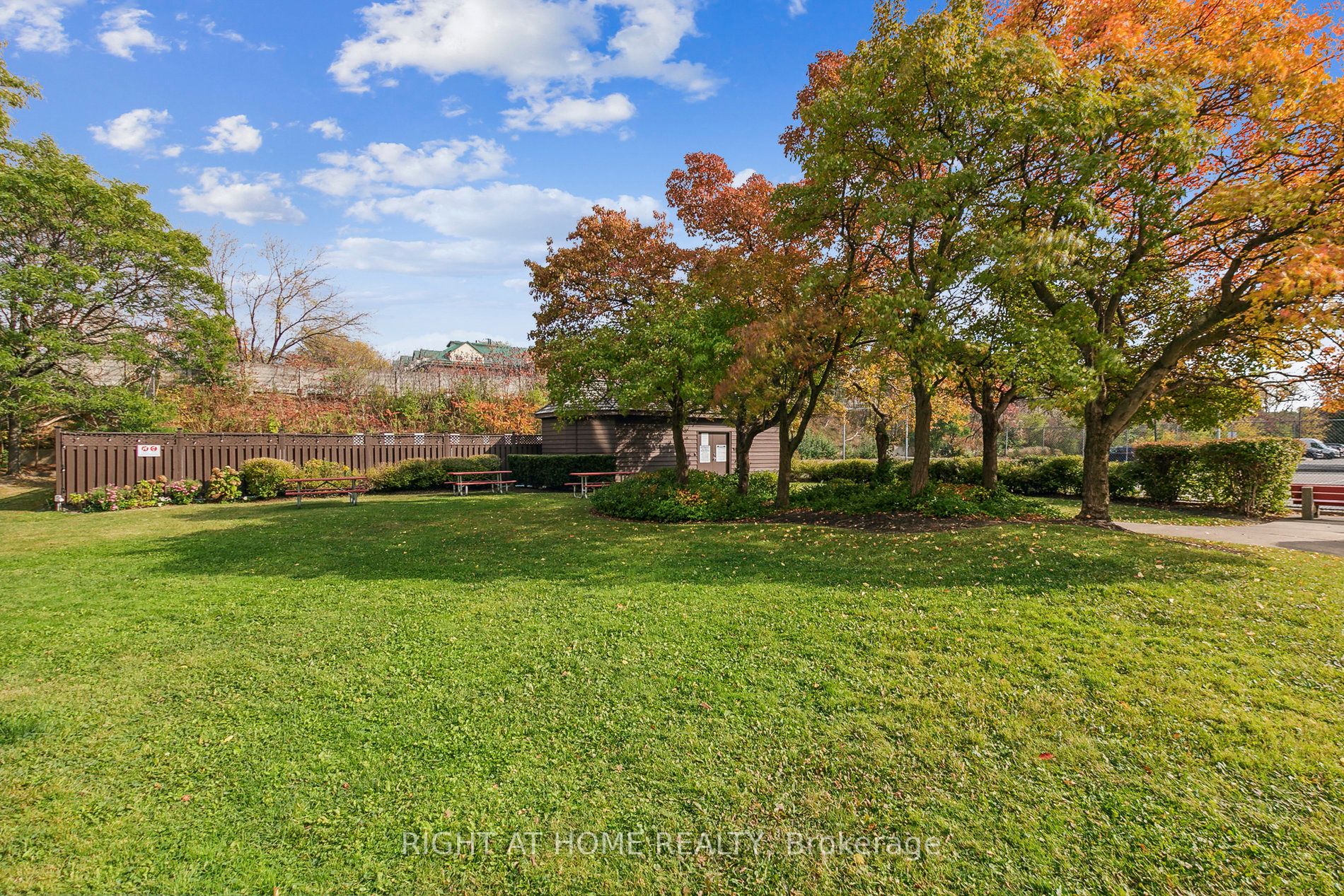 309 Major Mackenzie Drive E, #1014