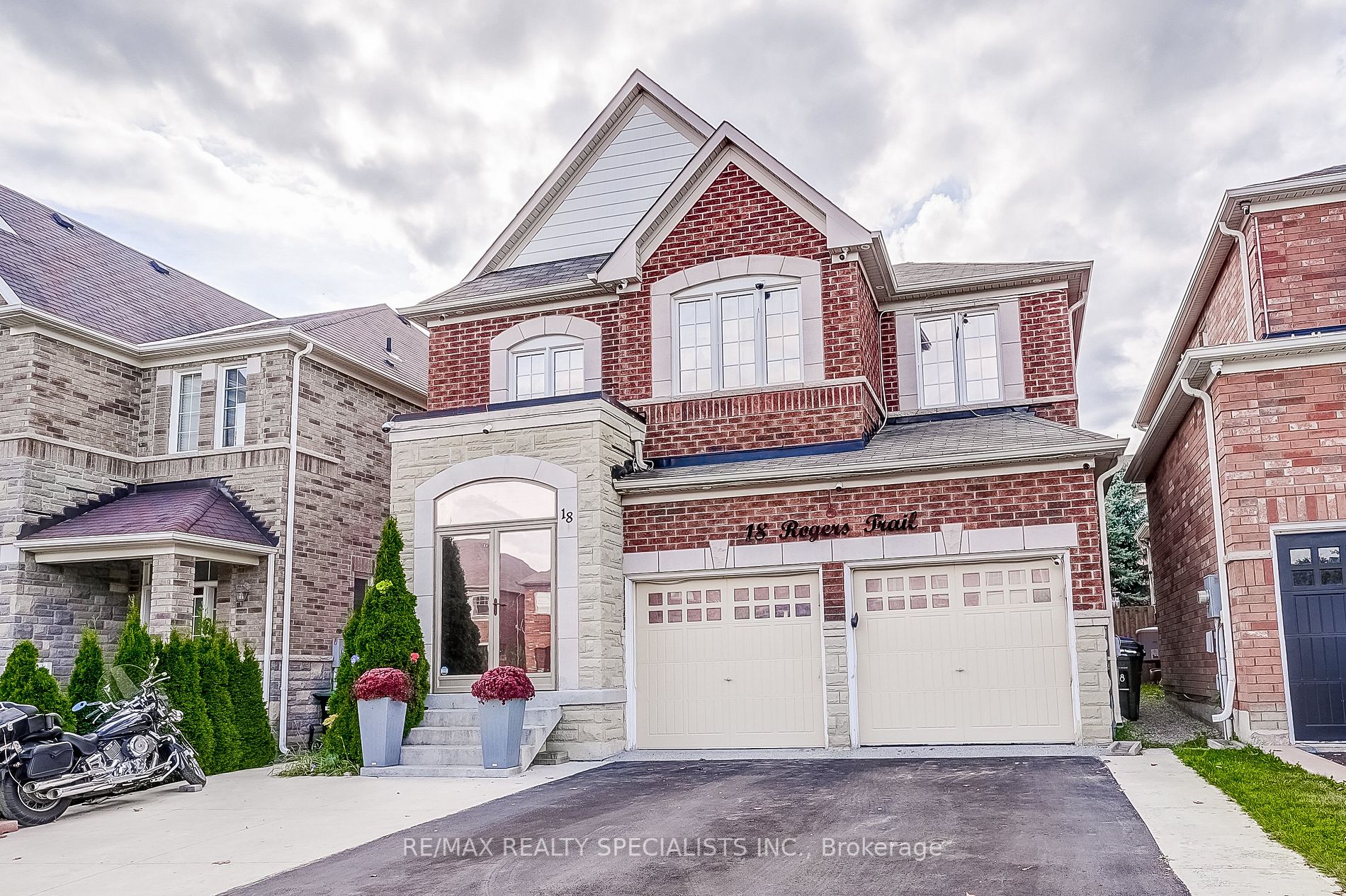 18 Rogers Tr