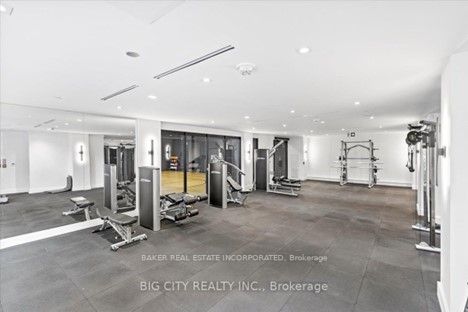 8868 Yonge St, #820E