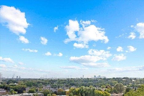 8868 Yonge St, #820E