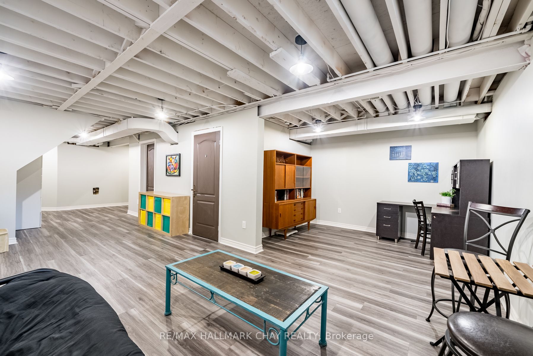 1215 Mary-Lou St