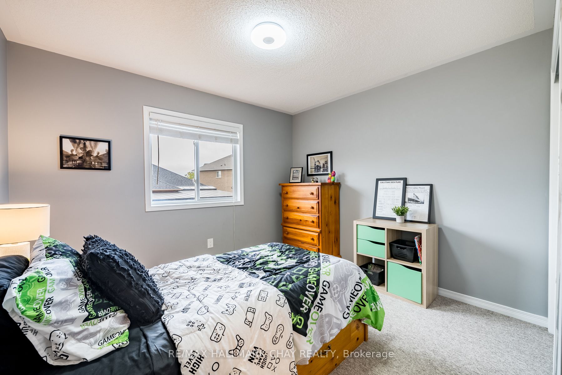 1215 Mary-Lou St
