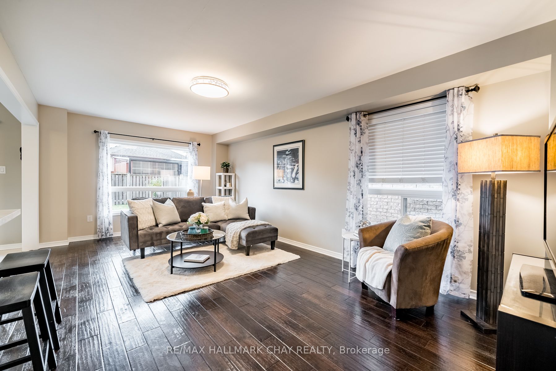 1215 Mary-Lou St