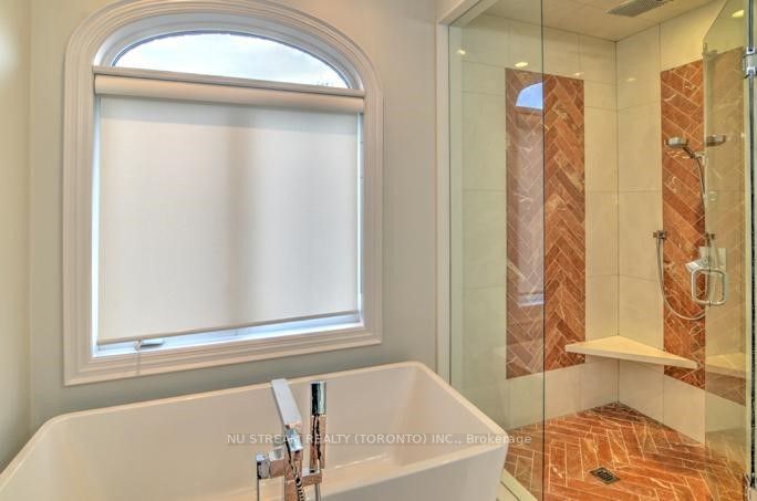 22 Bayview Crt S