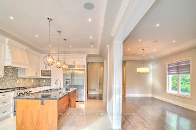 22 Bayview Crt S