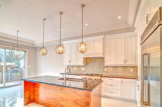 22 Bayview Crt S