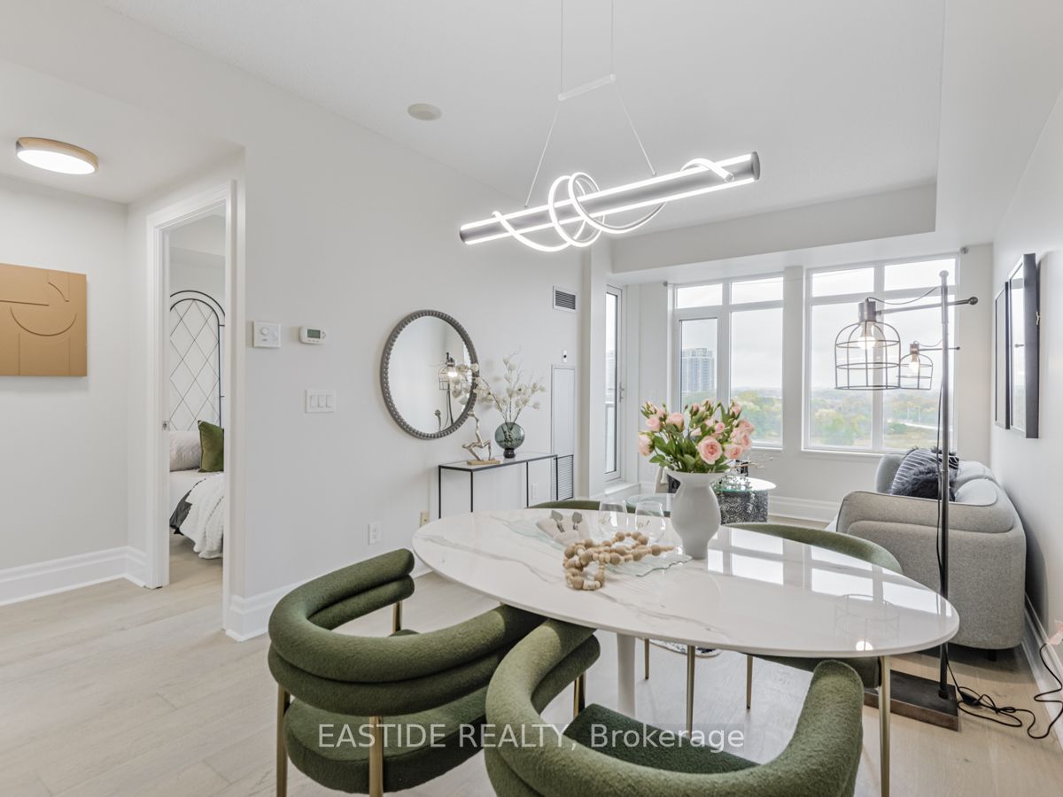 131 Upper Duke Cres, #607