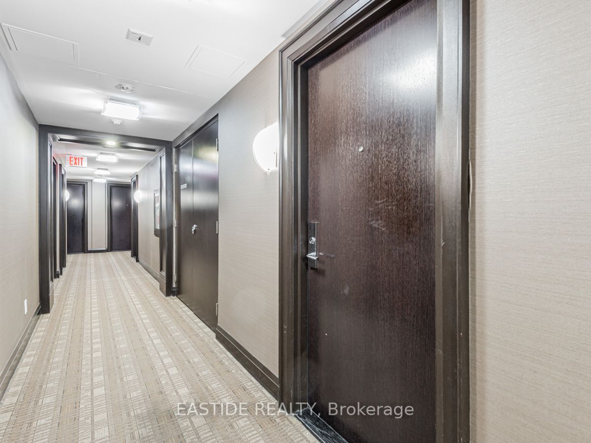 131 Upper Duke Cres, #607