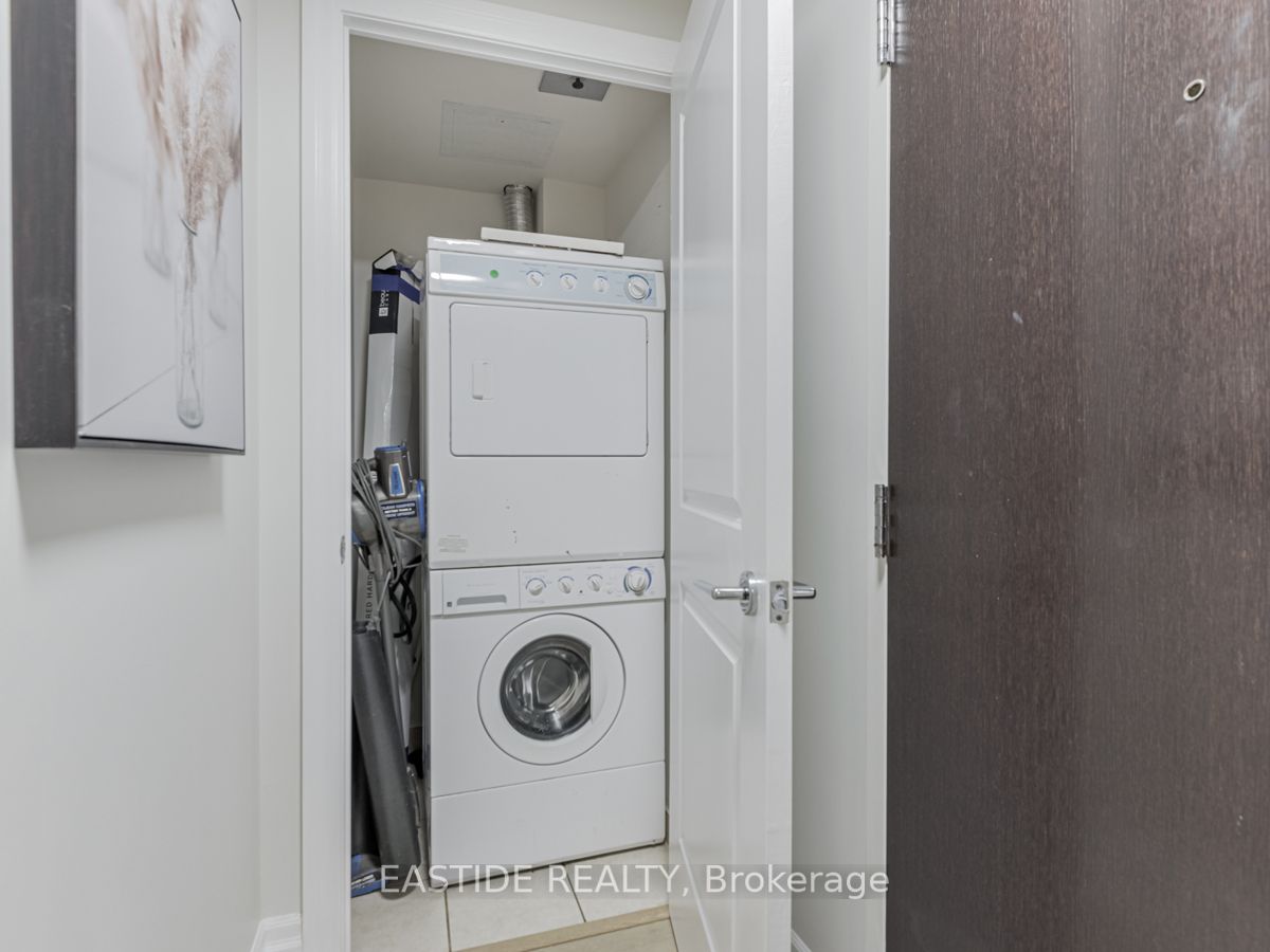 131 Upper Duke Cres, #607
