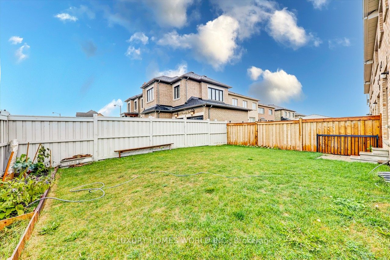 77 Fallharvest Way