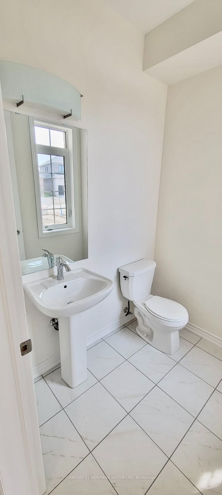 246 Ferragine Cres