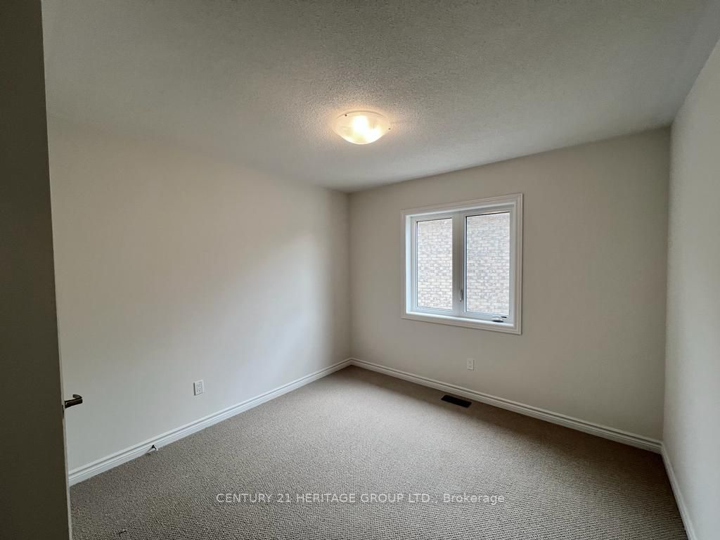 246 Ferragine Cres