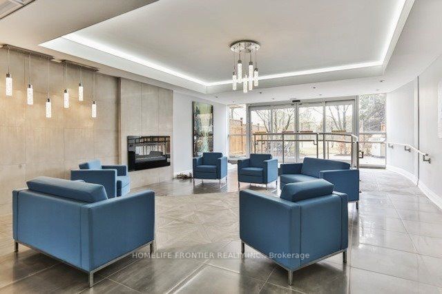 20 Harding Boulevard W, #110