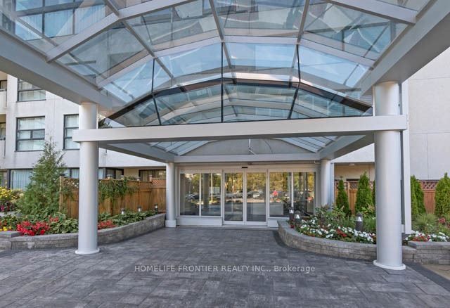 20 Harding Boulevard W, #110