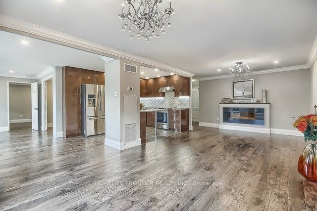 20 Harding Boulevard W, #110