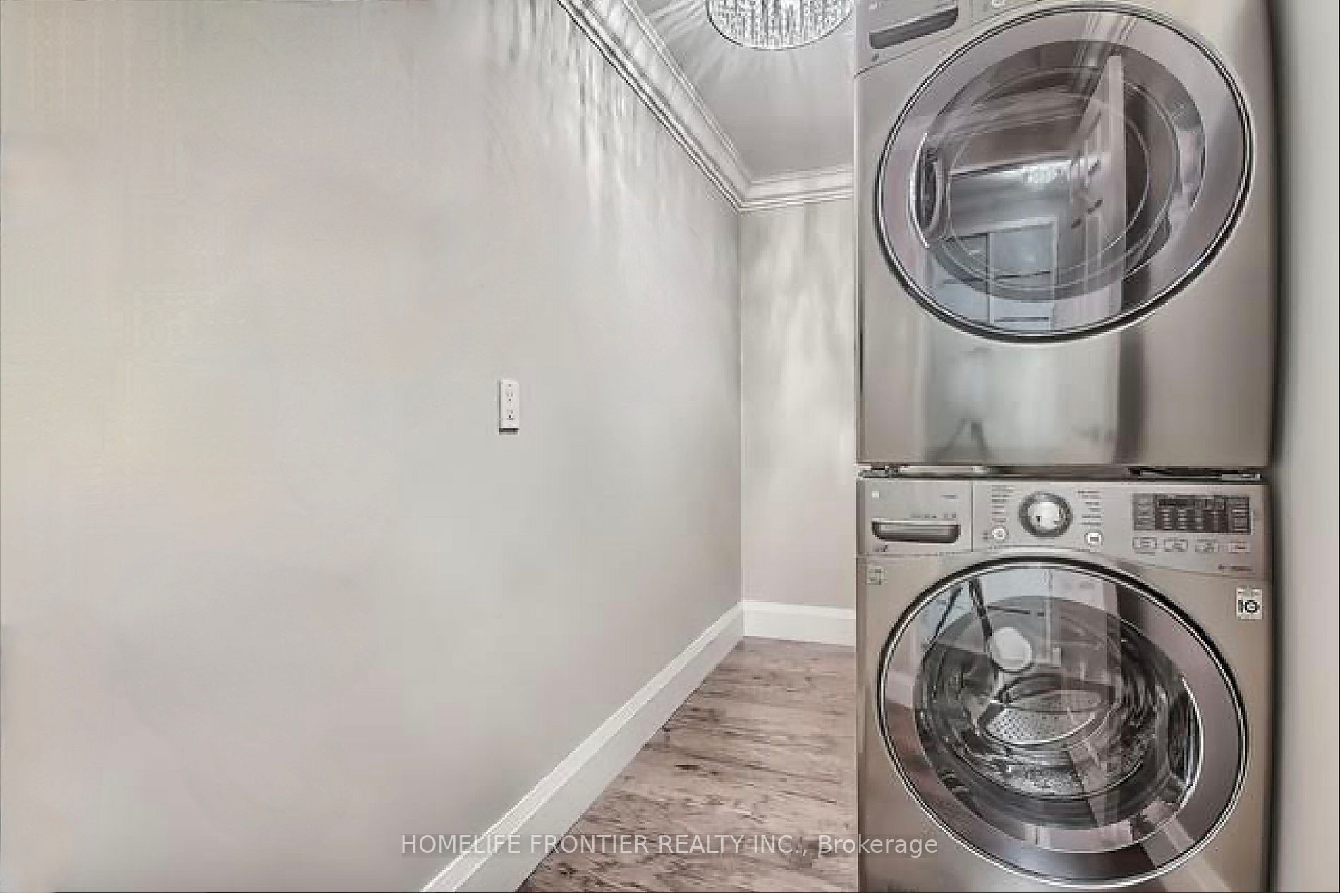 20 Harding Boulevard W, #110
