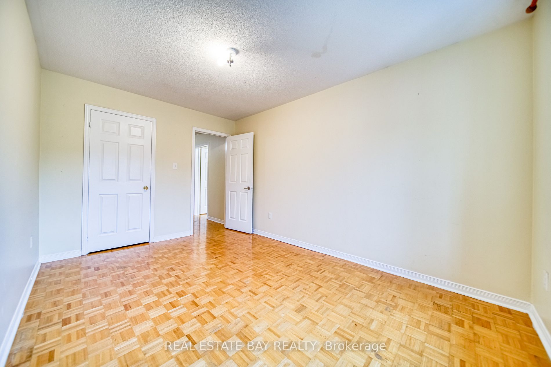 31 Michelle Dr