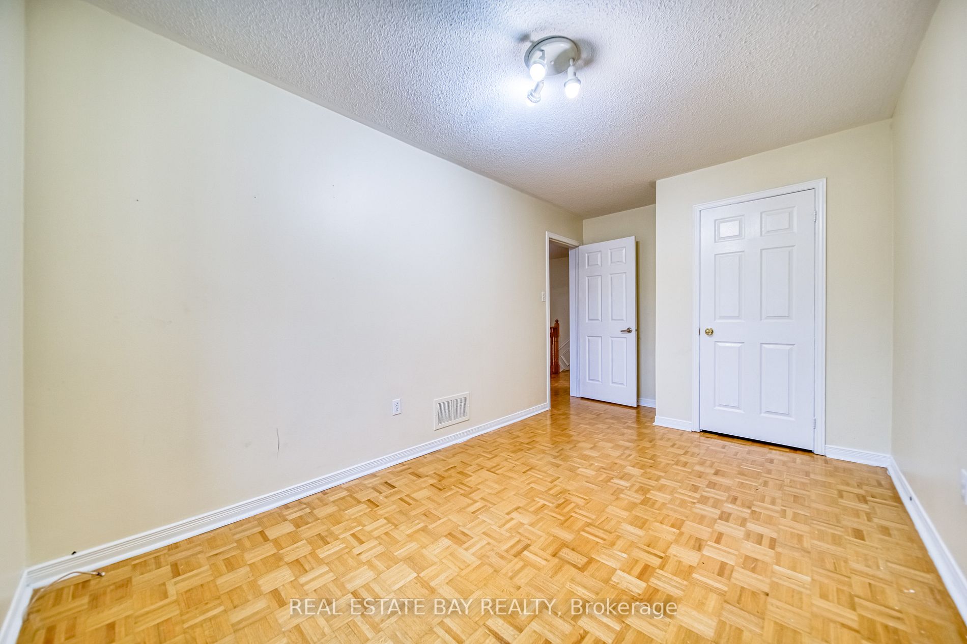 31 Michelle Dr