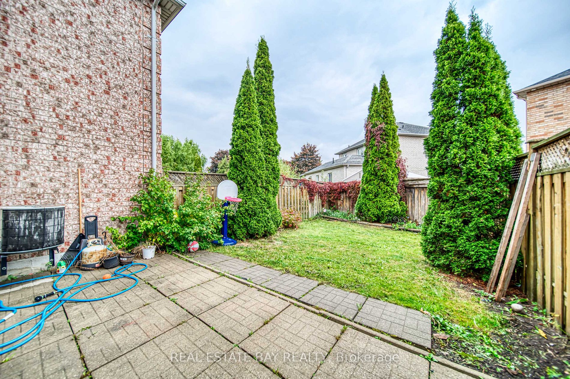 31 Michelle Dr