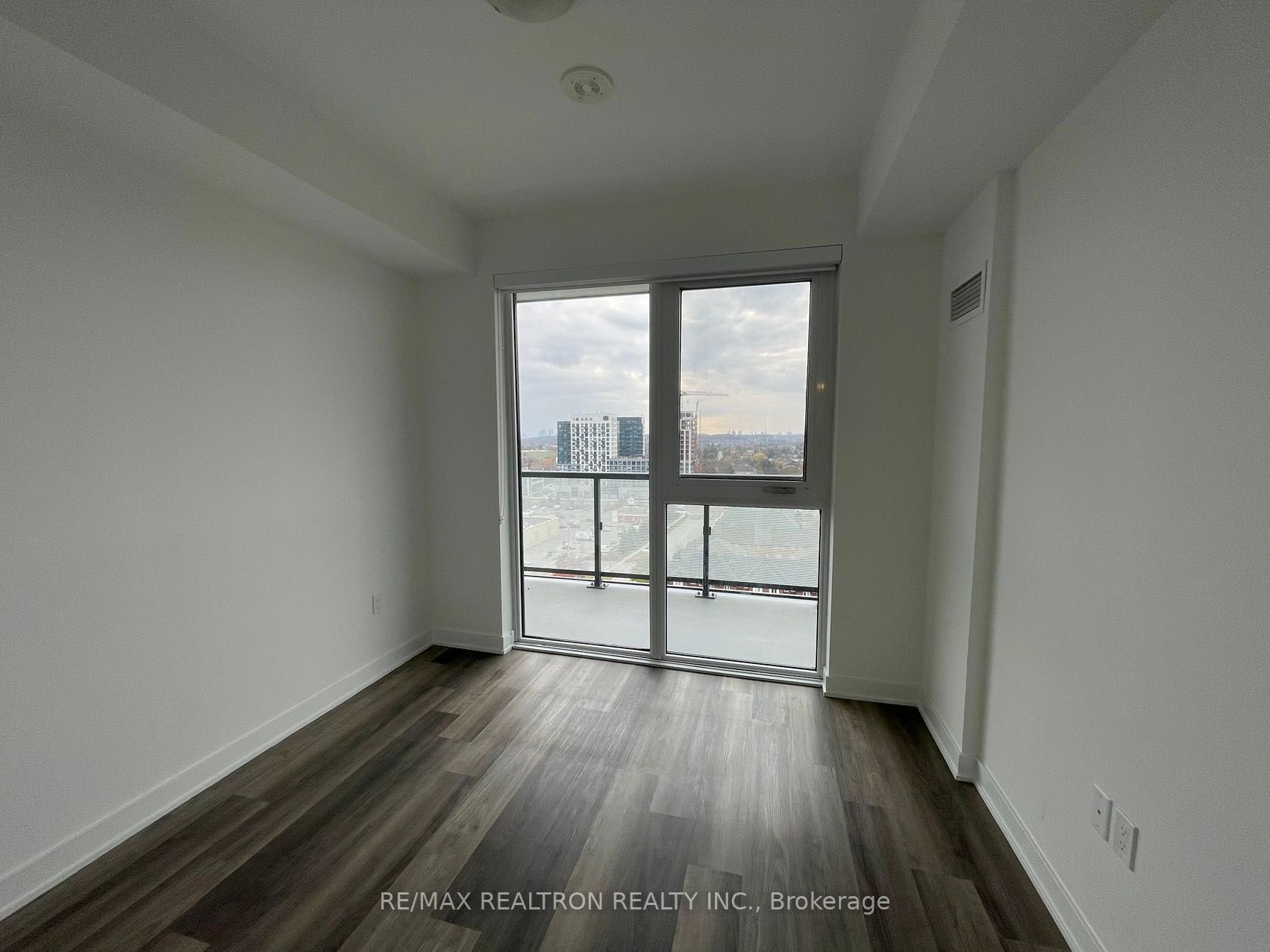 85 Oneida Crescent, #1401