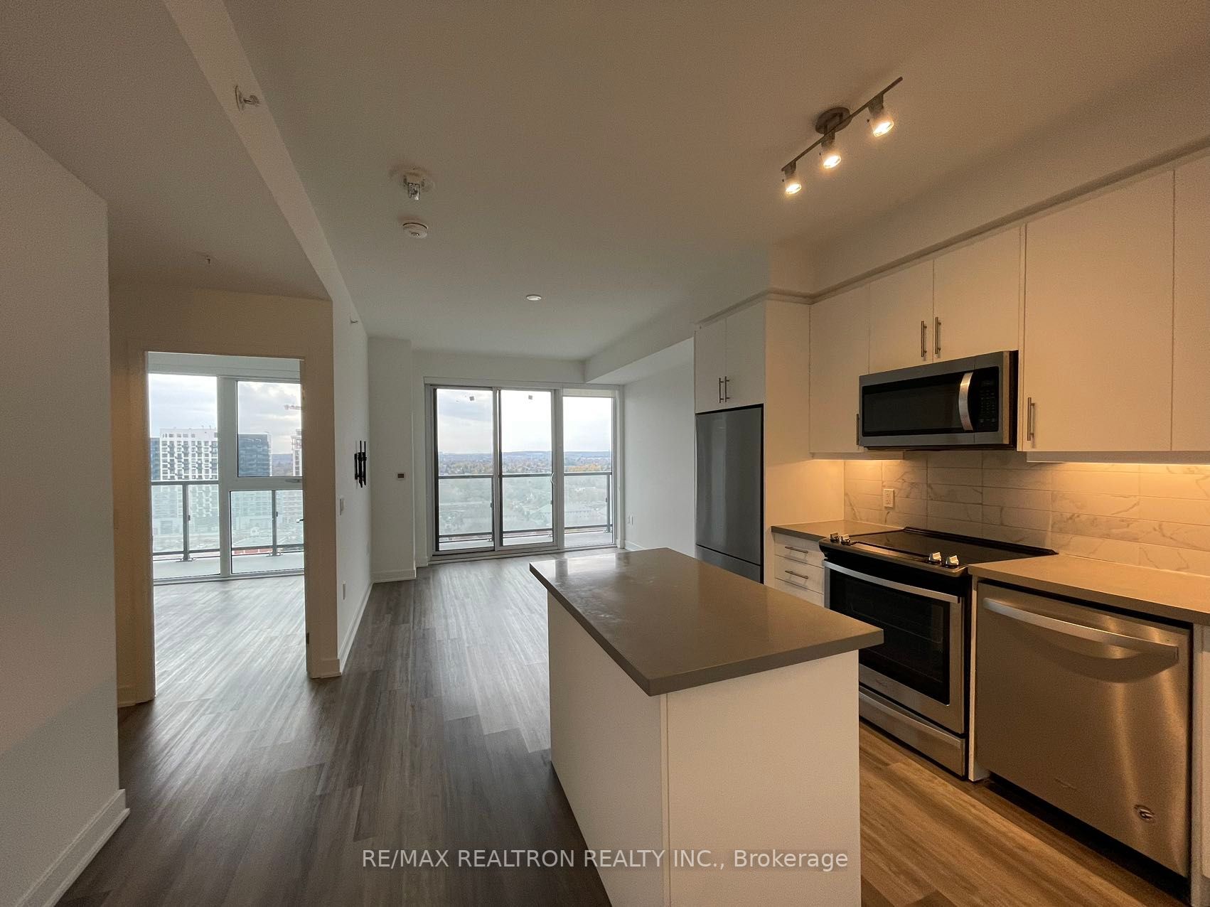 85 Oneida Crescent, #1401