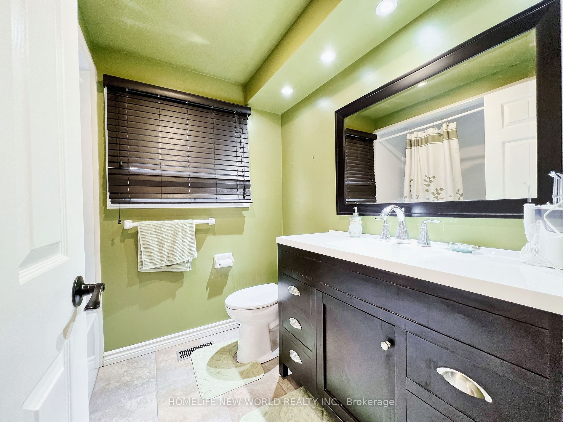 293 Harewood Blvd