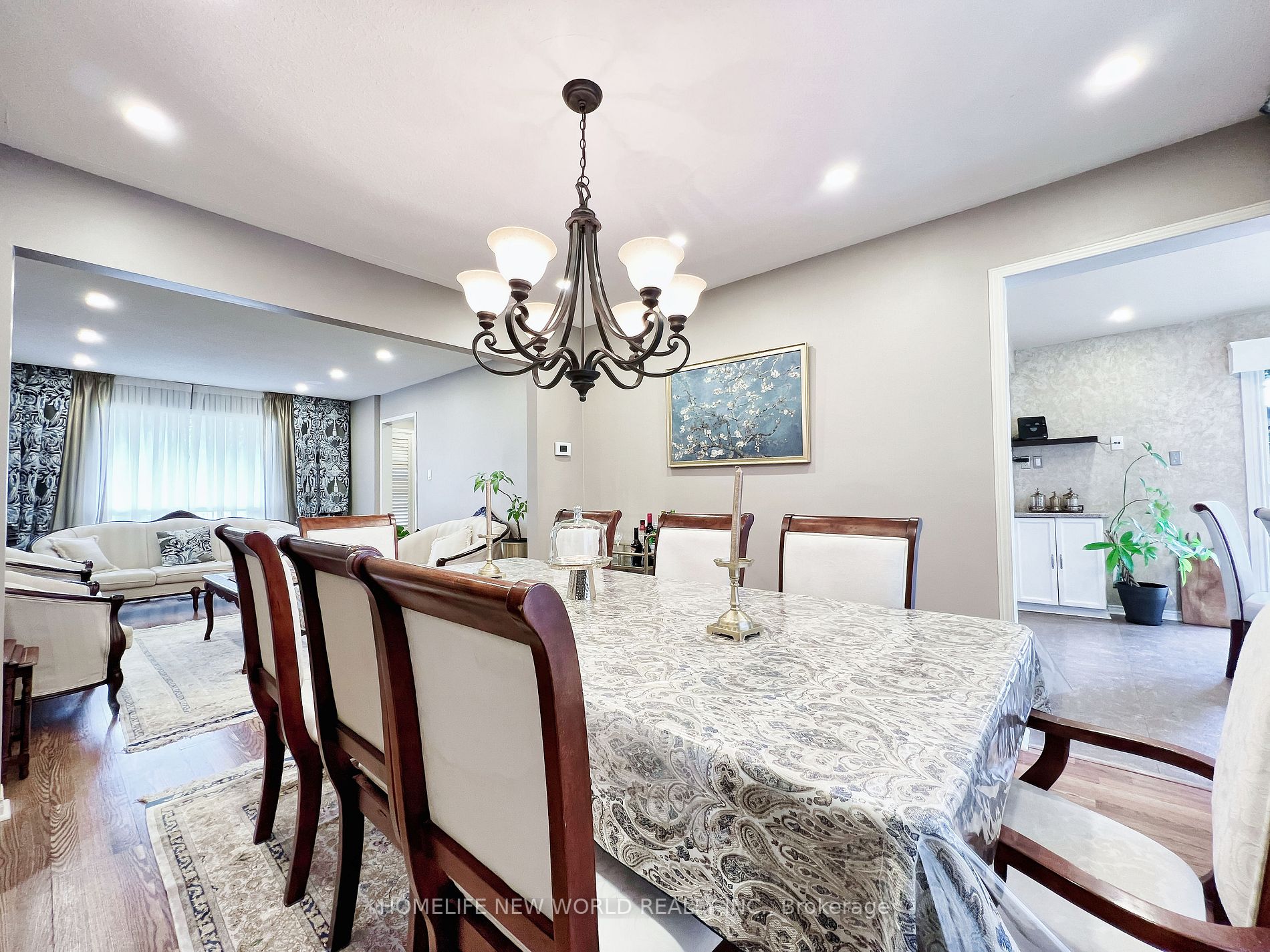 293 Harewood Blvd