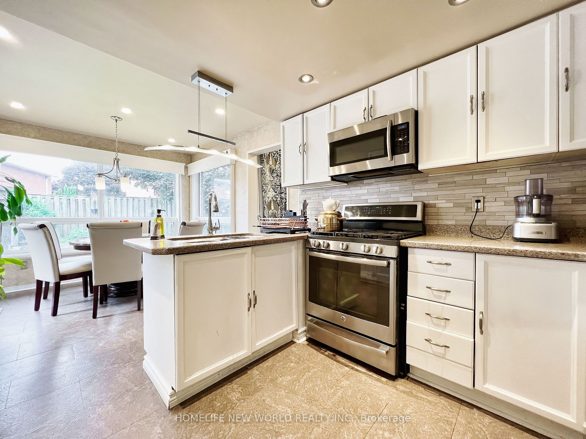 293 Harewood Blvd