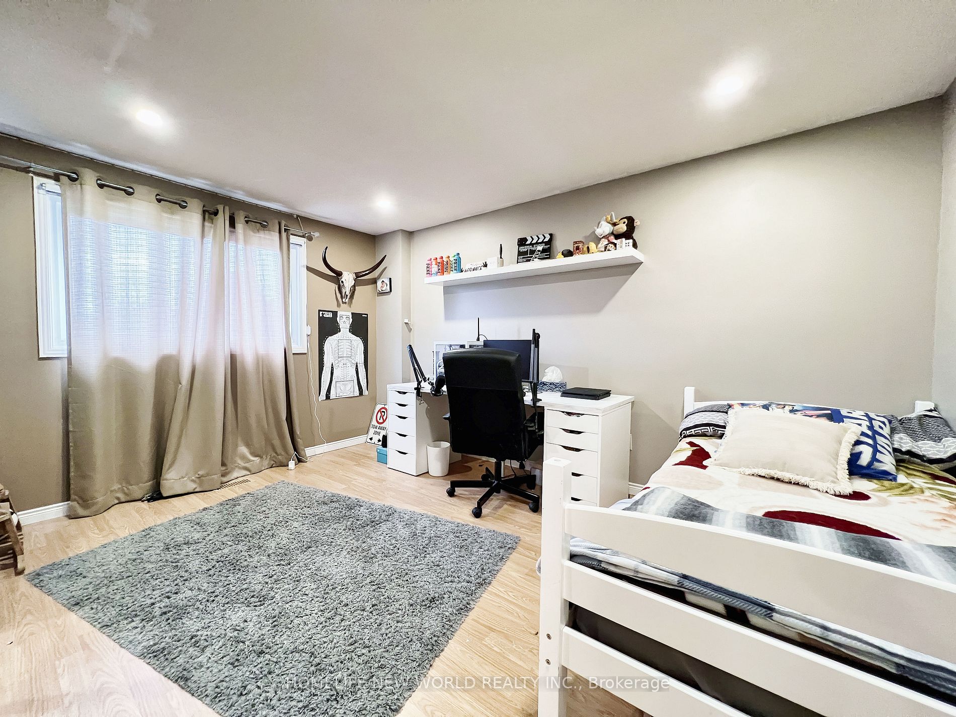 293 Harewood Blvd