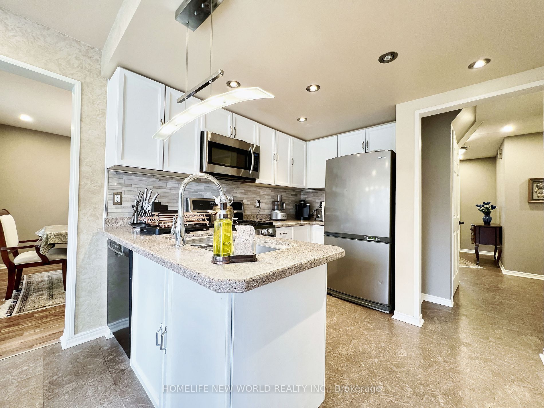 293 Harewood Blvd