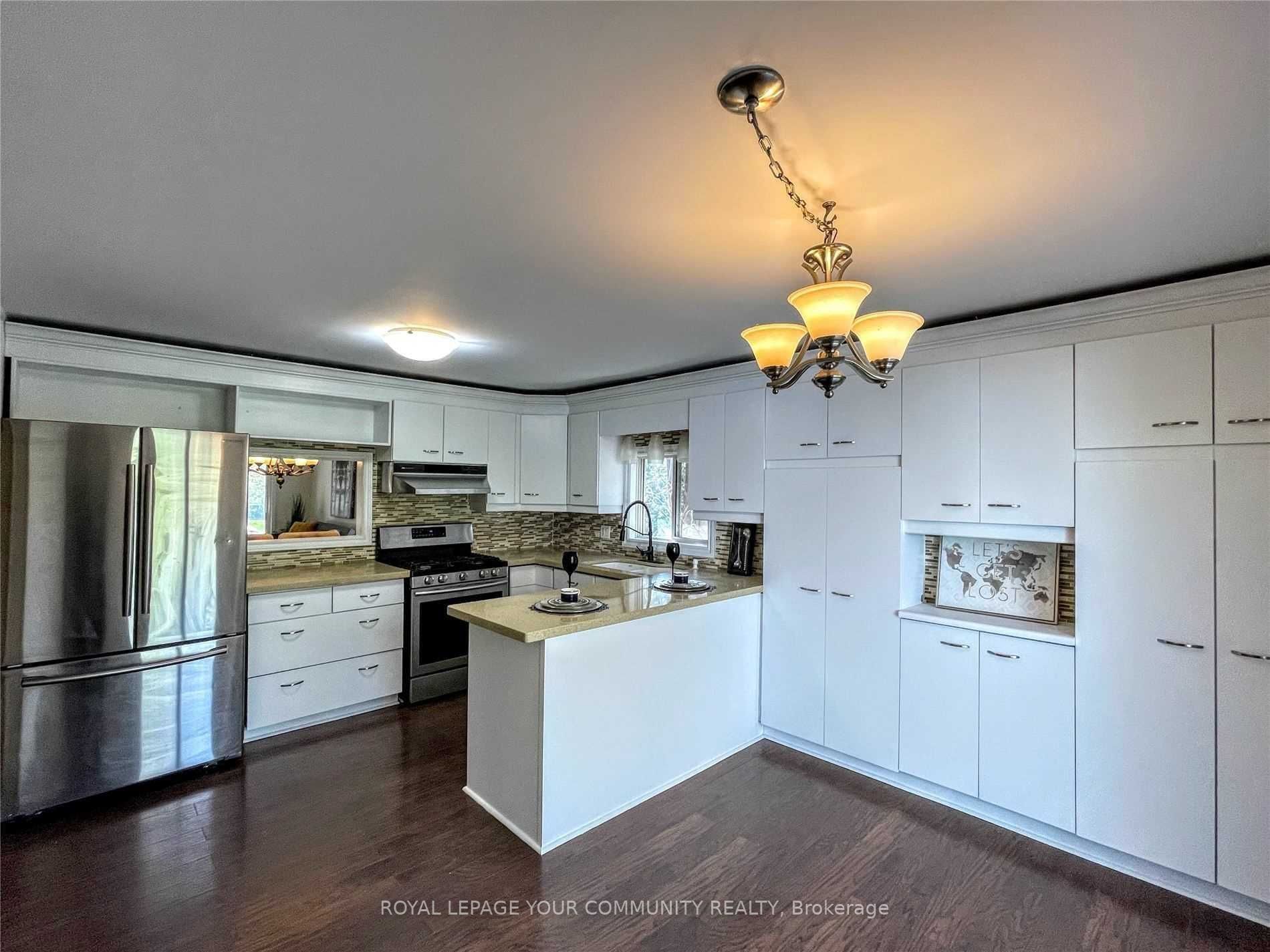 30 Rosehill Dr