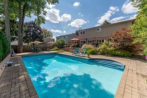 48 John Dexter Pl