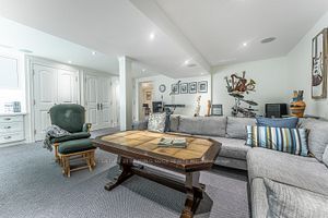 48 John Dexter Pl